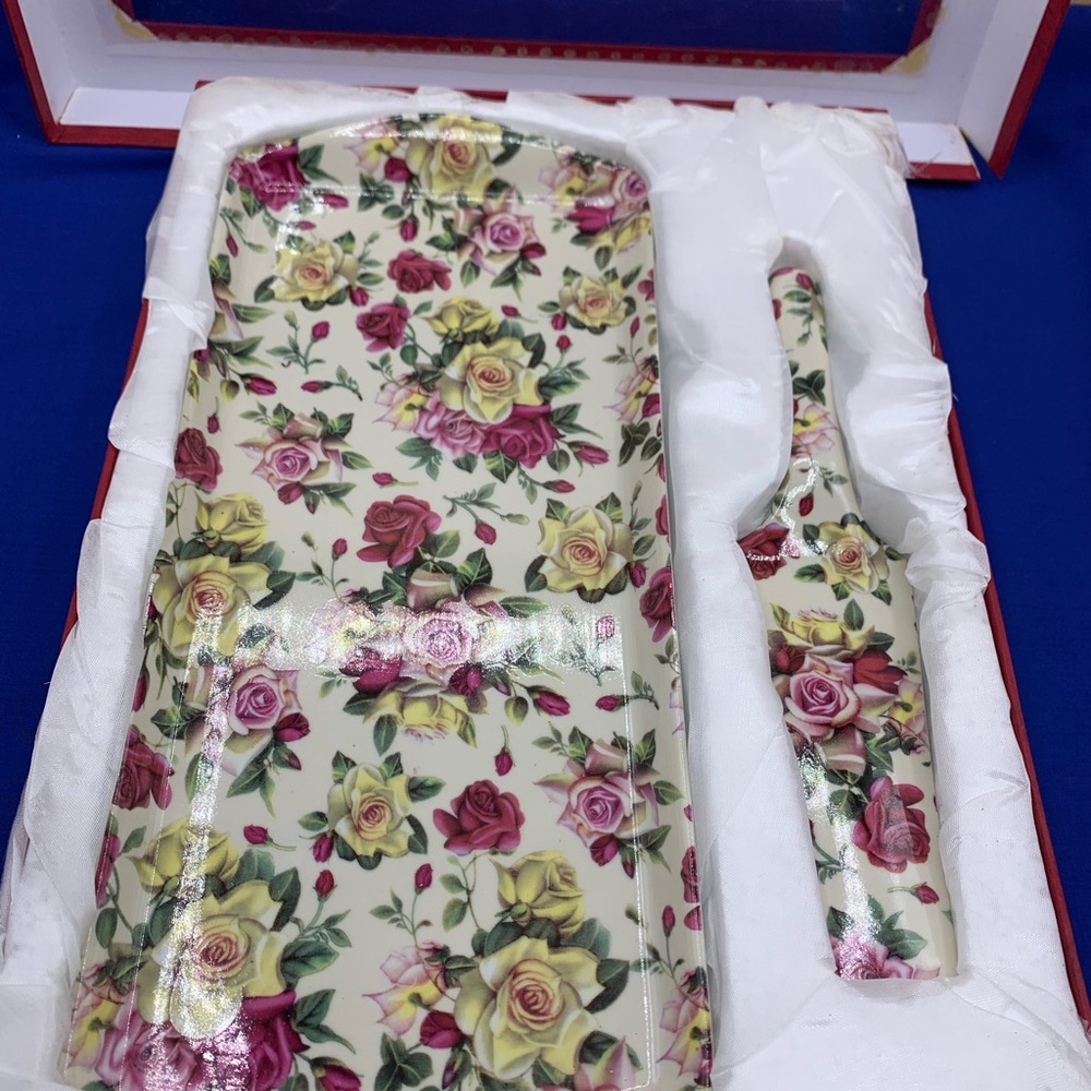 Porcelain Rectangle Cake Plate And Spatula Roses Pattern